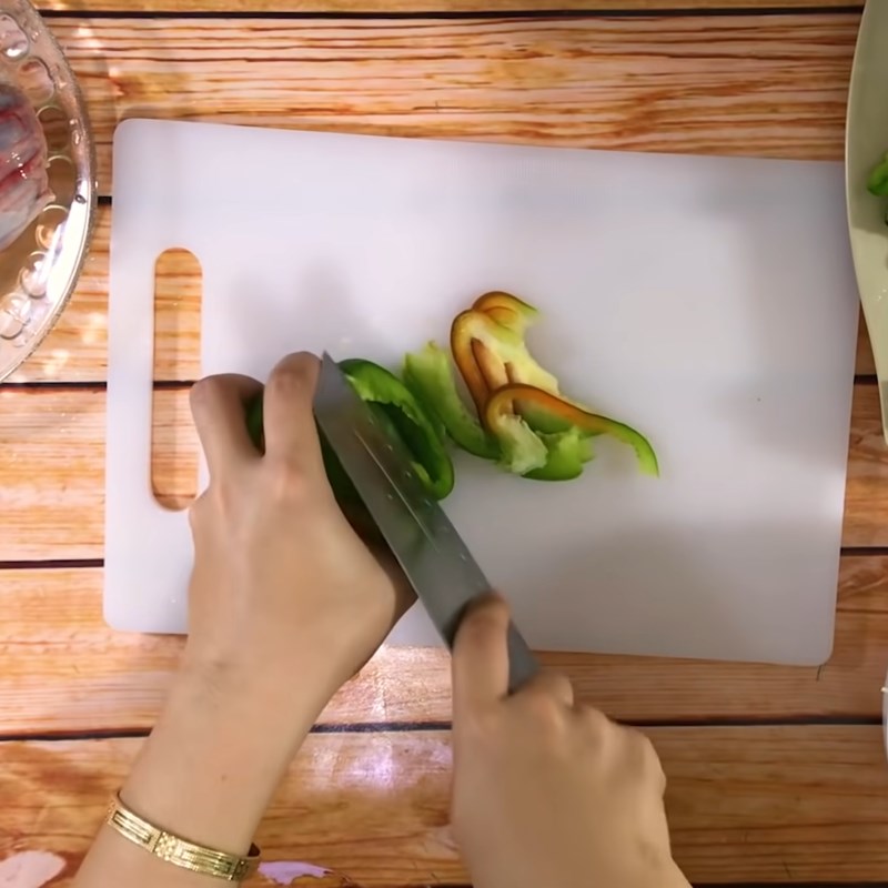 Step 1 Prepare the ingredients for Mixed Beef Salad