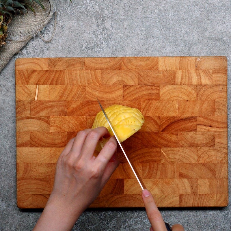 Step 2 Prepare other ingredients Braised pork ribs with pineapple