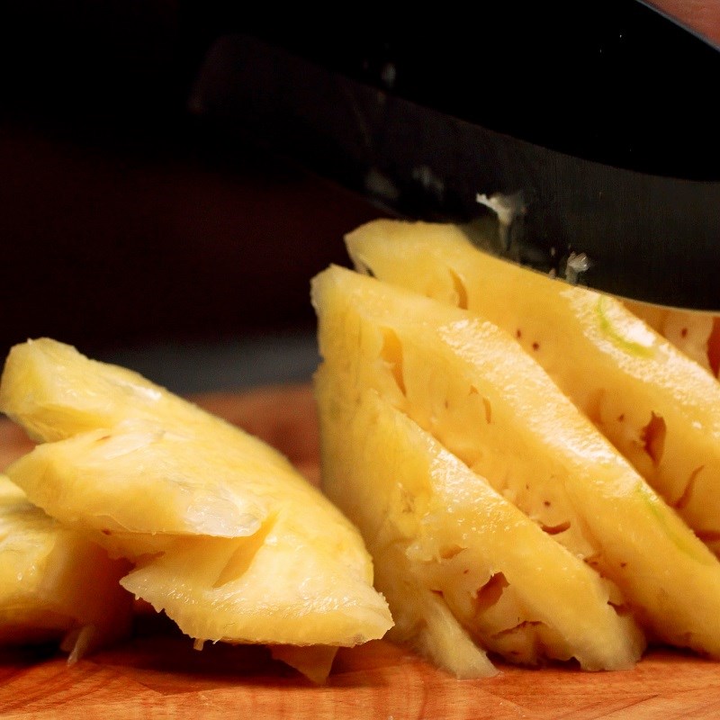 Step 2 Prepare other ingredients Braised pork ribs with pineapple