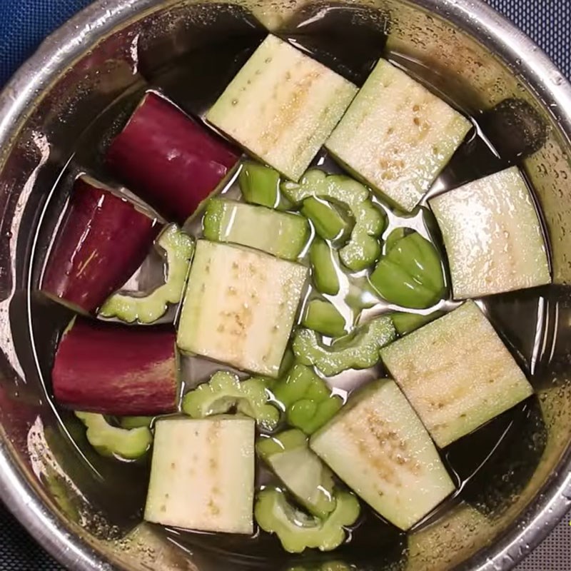 Step 2 Prepare dry ingredients for Shrimp Paste Hotpot