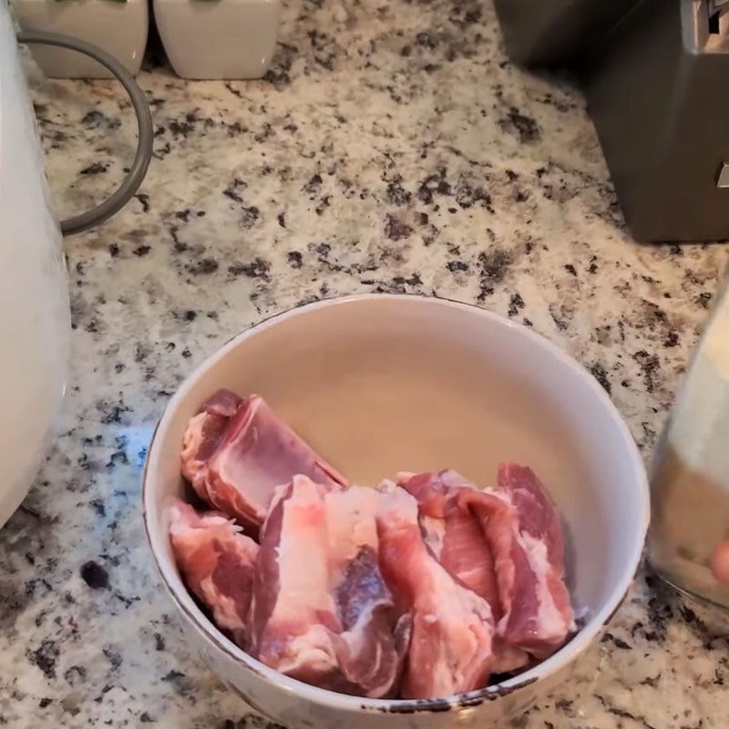 Step 1 Preparing ingredients (preparing ribs, rinsing rice) Pork Rib Porridge using a Cuckoo rice cooker