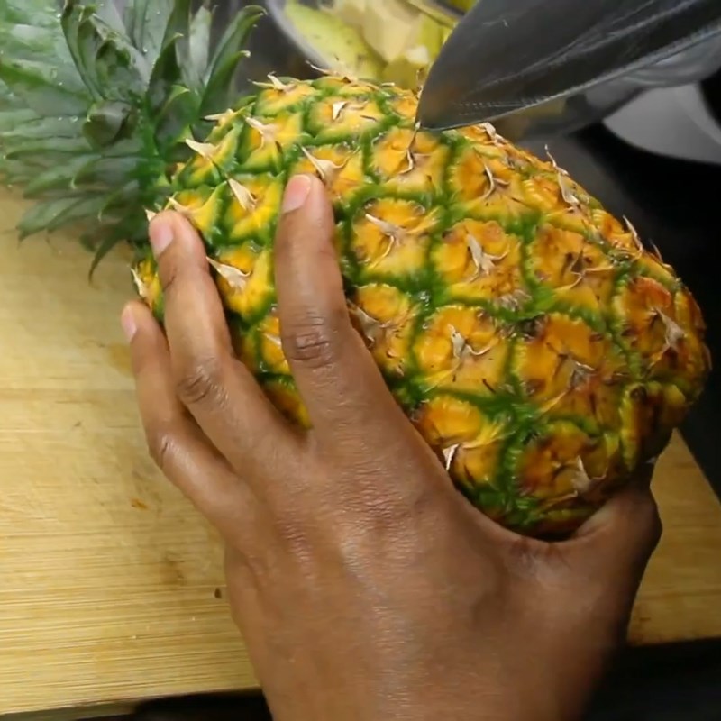 Step 1 Prepare guava and pineapple Guava Pineapple Juice