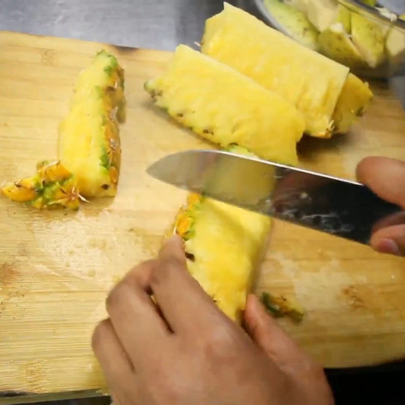 Step 1 Prepare guava and pineapple Guava Pineapple Juice