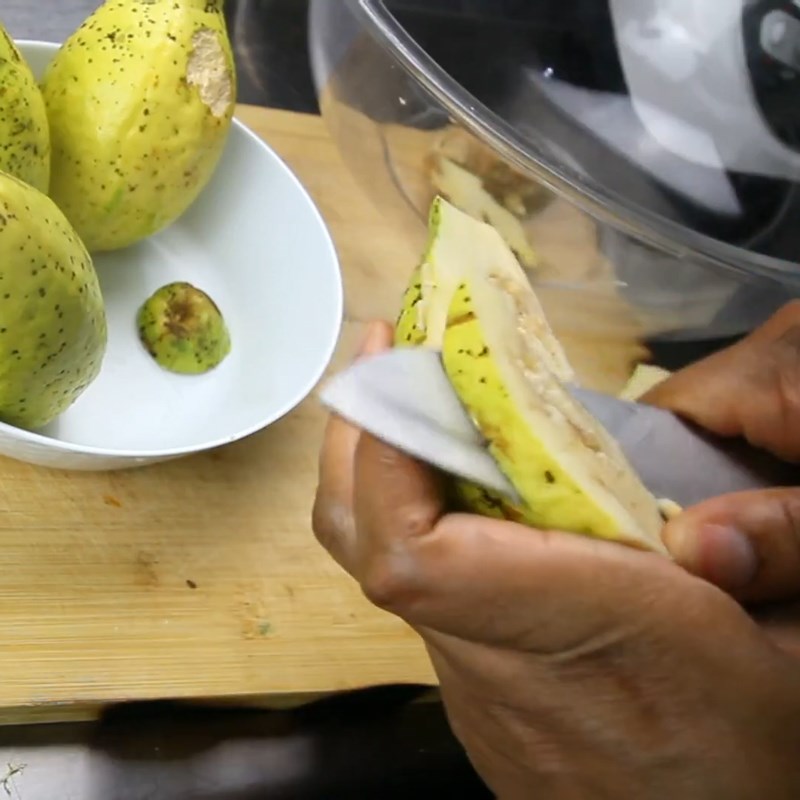 Step 1 Prepare guava and pineapple Guava Pineapple Juice