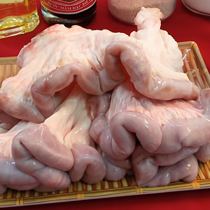 Step 1 Prepare beef intestines Beef Intestines Braised in a Pan