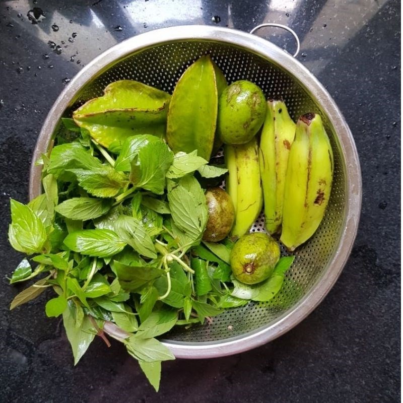 Step 2 Prepare vegetables for dipping goat meat