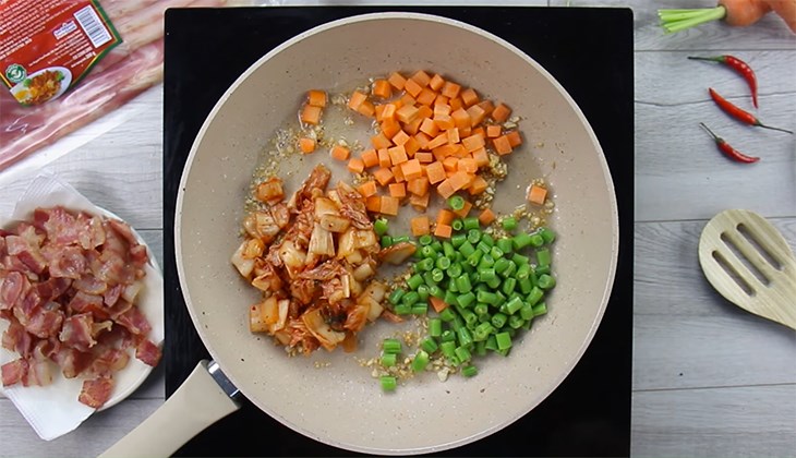 Step 2 Prepare the vegetables Fried rice with bacon