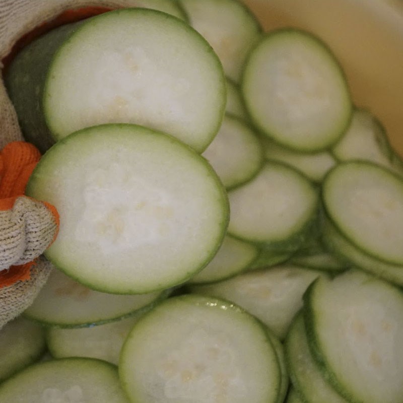 Step 3 Preparing vegetables Grilled chicken breast with teriyaki sauce