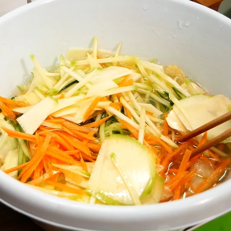 Step 1 Prepare vegetables for beef tripe salad