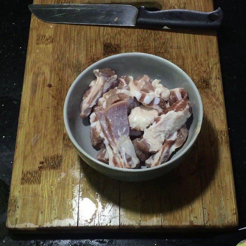 Step 1 Prepare the pork ribs Taiwanese rib porridge