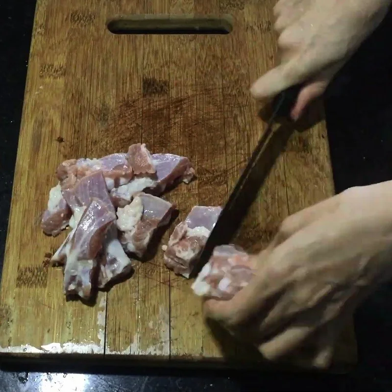 Step 1 Prepare the pork ribs Taiwanese rib porridge