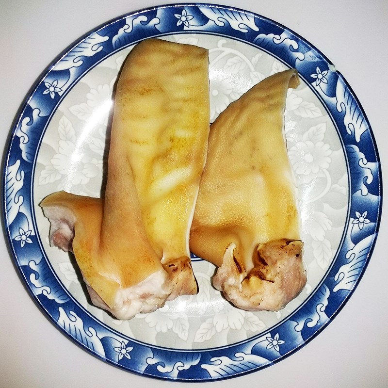 Step 1 Prepare the pork ear for Papaya Salad