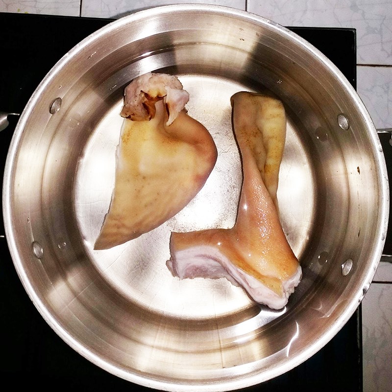 Step 1 Prepare the pork ear for Papaya Salad