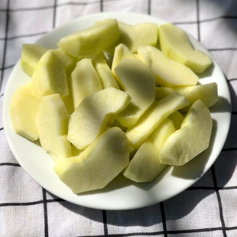 Step 2 Prepare the apples Celery apple juice