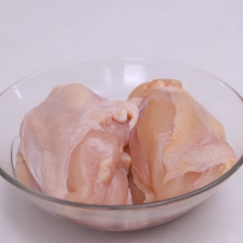 Step 1 Prepare the chicken for Crispy Chicken Pasta with Cream Sauce