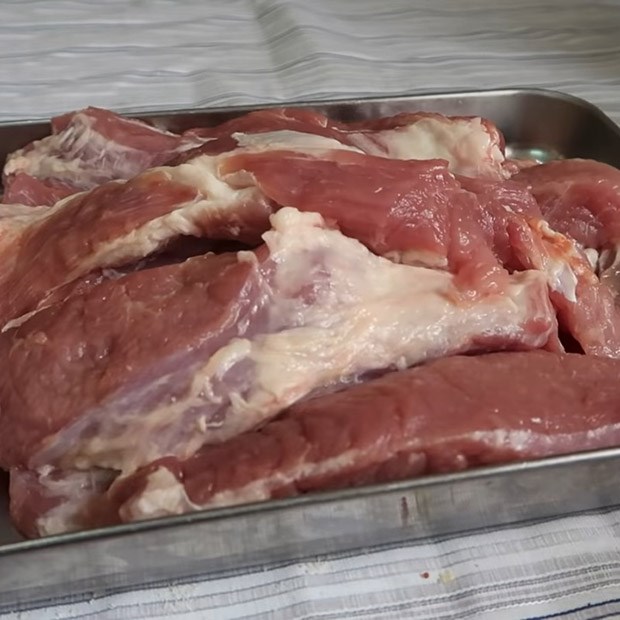 Step 1 Preparing the pork for Xôi xá xíu