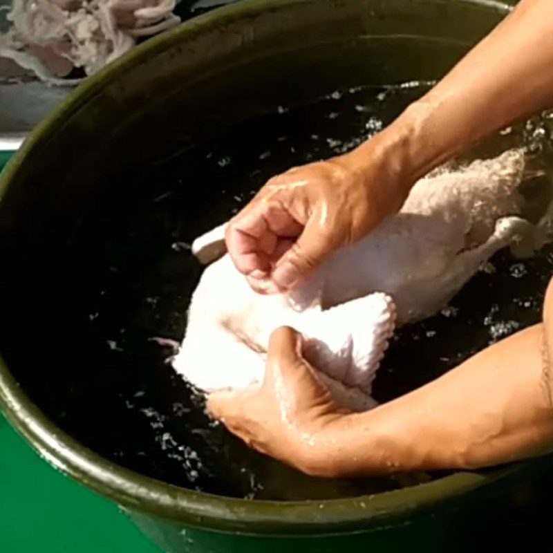 Step 1 Prepare duck meat for Duck Chạo