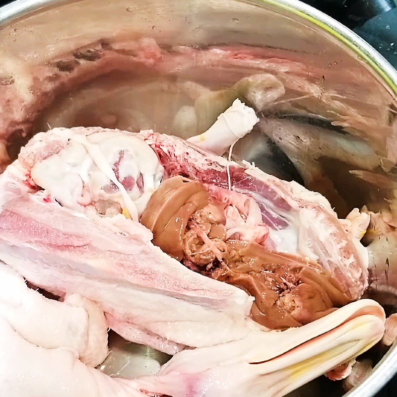 Step 1 Prepare duck meat for Duck Salad with Vietnamese coriander and green bananas (shredded duck salad)