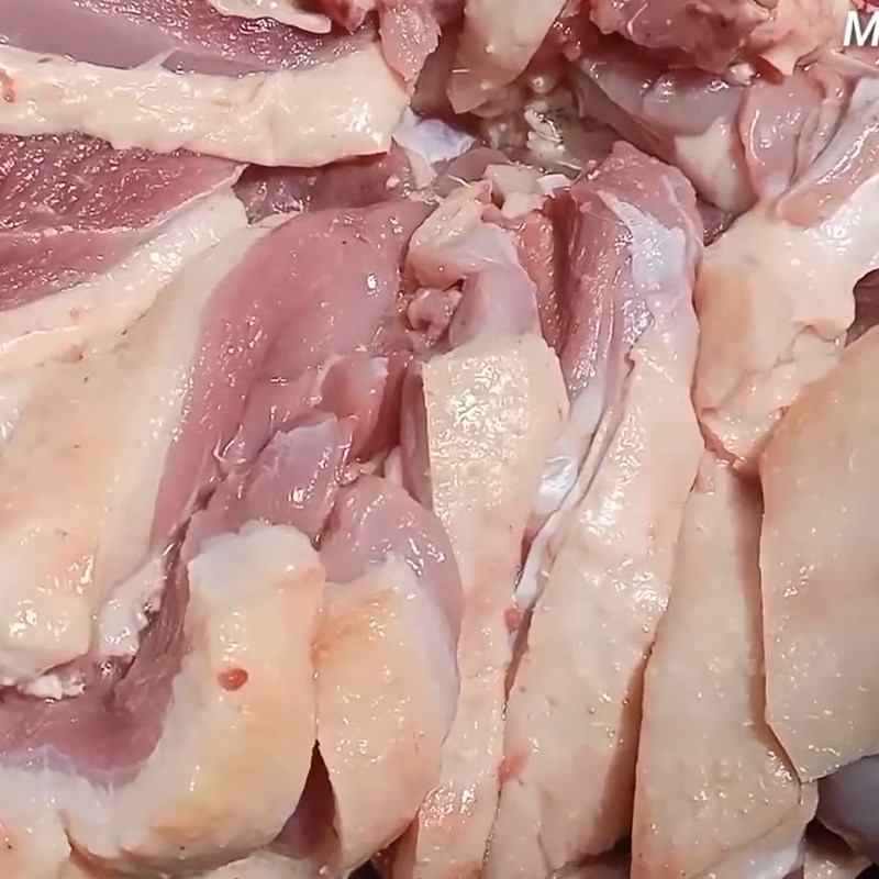 Step 1 Prepare duck meat for Duck soup with papaya
