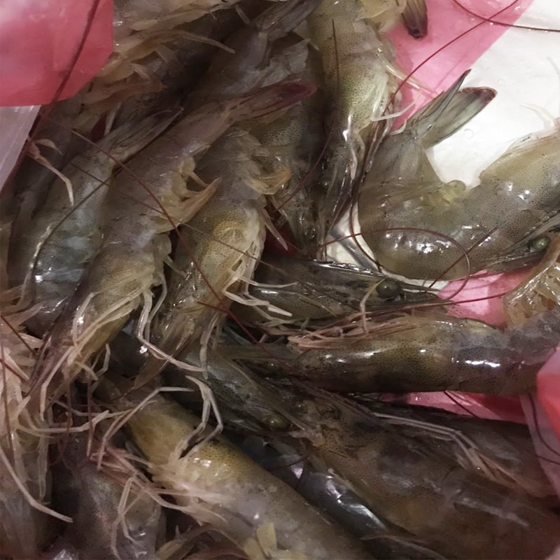 Step 1 Preparing Shrimp and Fish for Shrimp Paste Hot Pot (recipe shared by users)