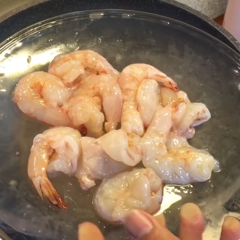 Step 4 Preparation of shrimp and crab Mixed crab porridge