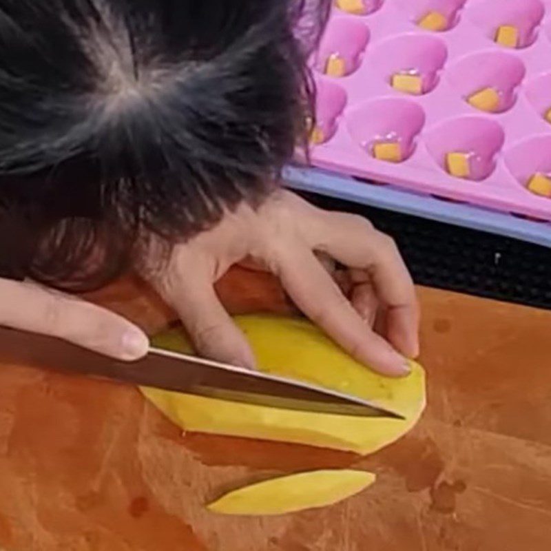 Step 1 Prepare fruits for Fruit Jelly in Milk Tea