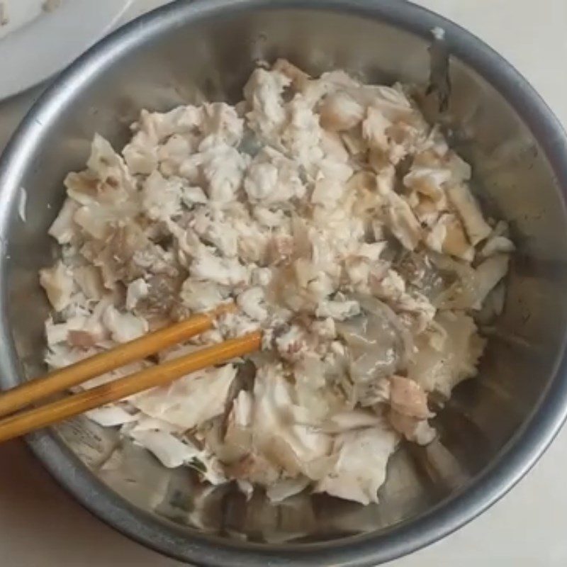 Step 2 Preparation and steaming fish Fish porridge with carp and mung beans