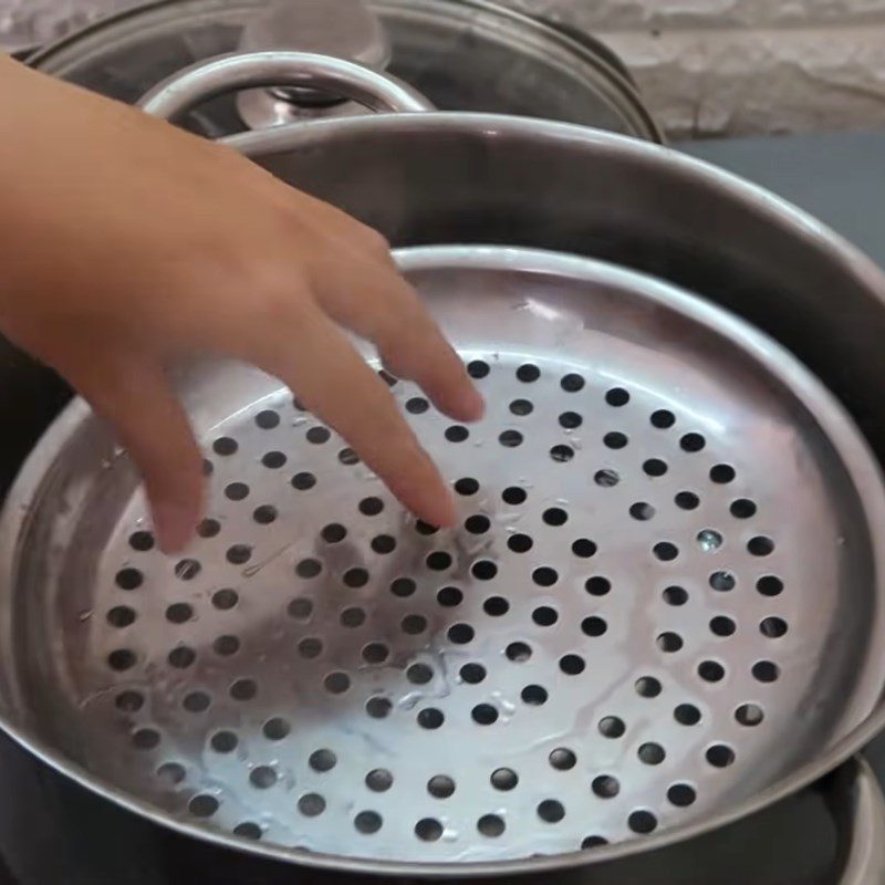 Step 1 Prepare and Steam Chicken Breast for Dried Chicken Using an Oven