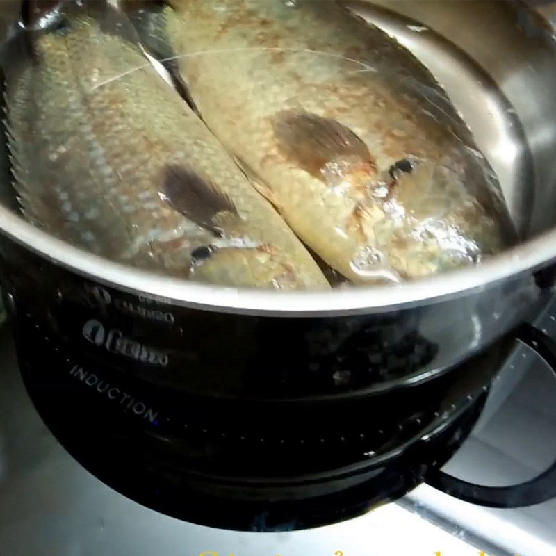 Step 1 Prepare and boil the snakehead fish Quỳnh Côi Fish Soup - Thai Binh Snakehead Fish Soup