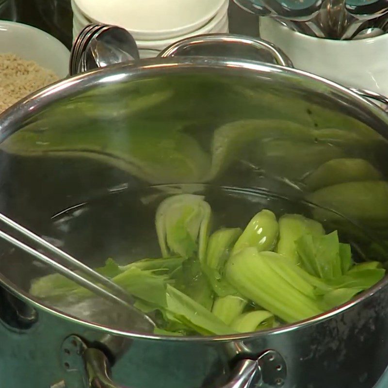 Step 1 Prepare and boil bok choy for Stir-fried Snow Mushroom