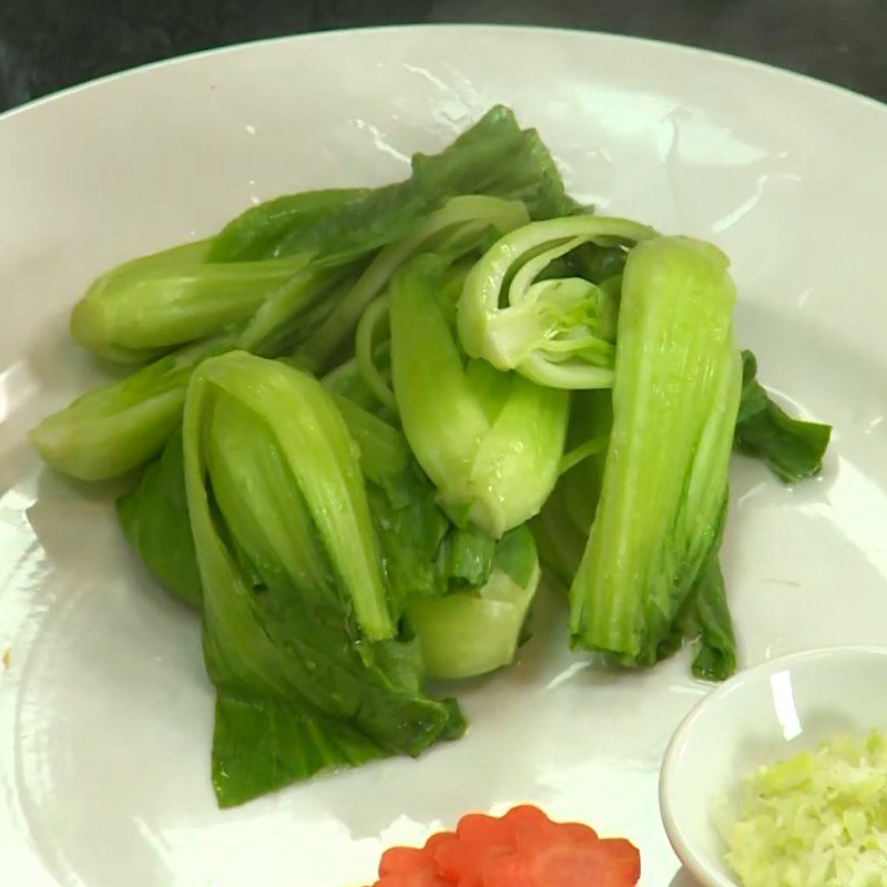 Step 1 Prepare and boil bok choy for Stir-fried Snow Mushroom