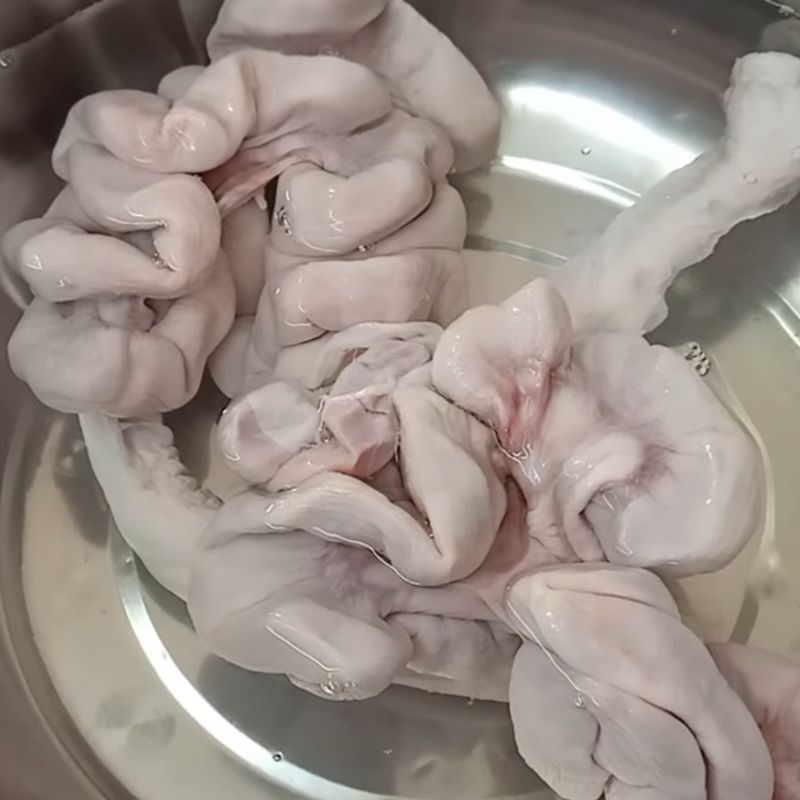 Step 1 Prepare and boil the sausage Ginger Steamed Sausage