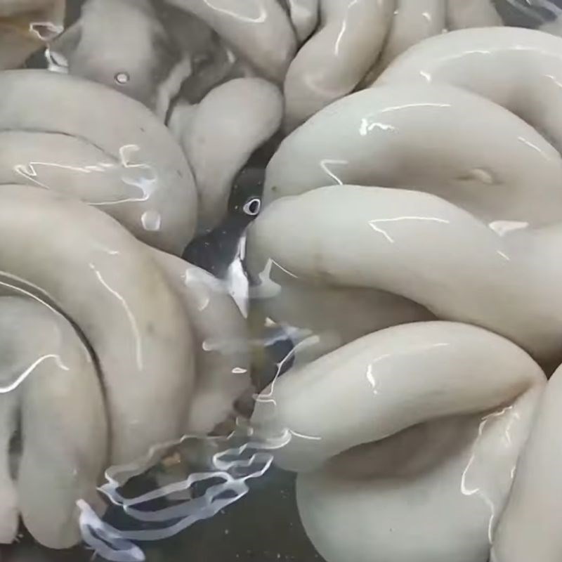 Step 1 Prepare and boil the sausage Ginger Steamed Sausage