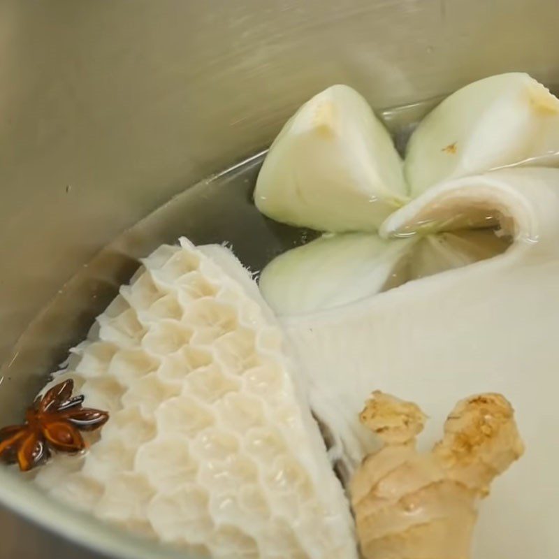 Step 1 Prepare and boil beef intestines Beef intestines braised with an electric pressure cooker