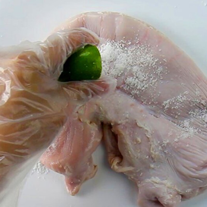 Step 2 Prepare and boil pig intestines for Pork Intestine Noodle Soup