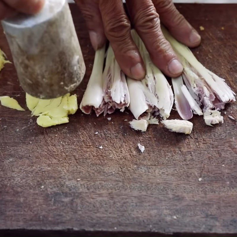 Step 1 Prepare and boil snails Grilled snail with banana leaves