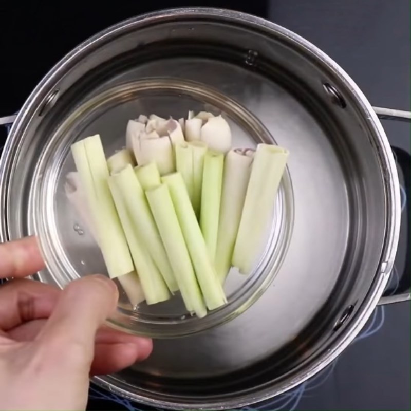 Step 1 Prepare and boil the lemongrass for Lemongrass Orange Tea