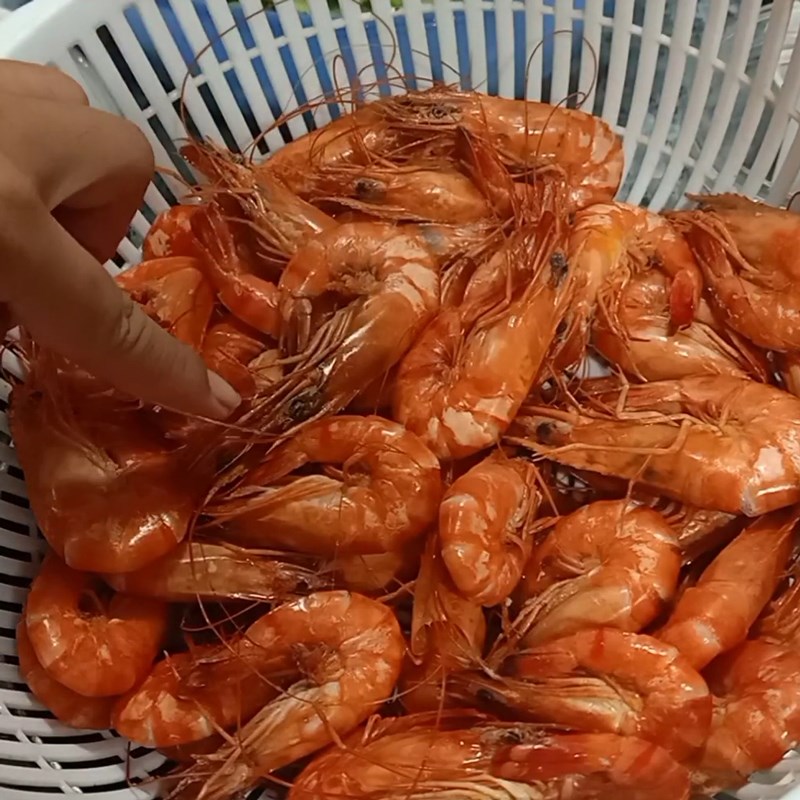 Step 2 Prepare and boil shrimp for shrimp salad