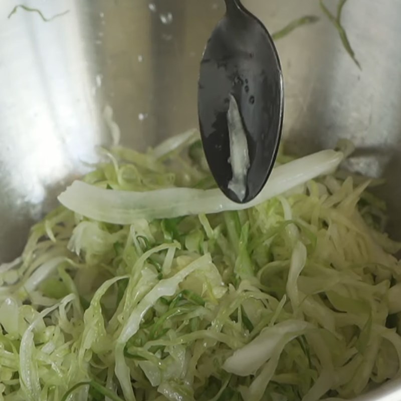 Step 1 Prepare and mix the cabbage for crispy fried chicken sandwich