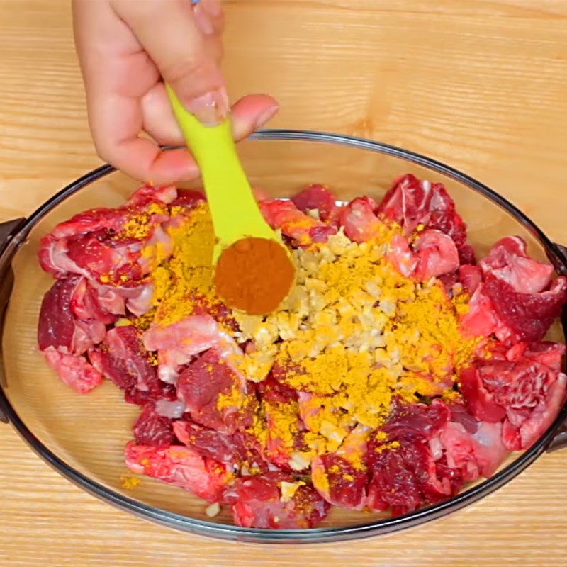 Step 3 Prepare and Marinate Beef Beef Pho with Red Sauce