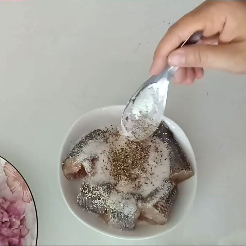 Step 1 Prepare and marinate fish and meat for Sweet Potato Soup with Snakehead Fish and Minced Meat