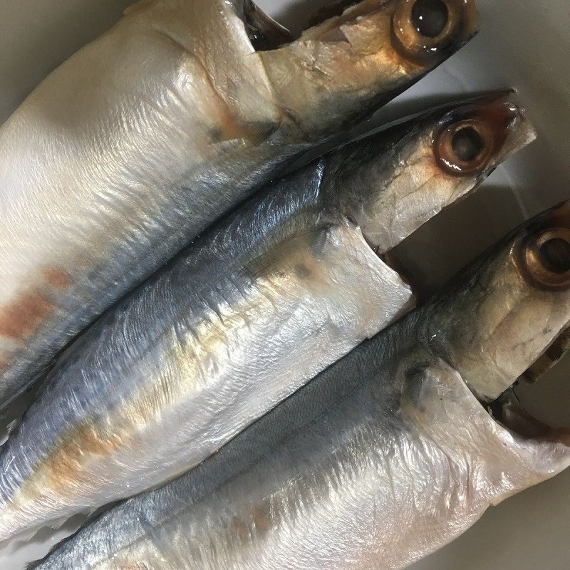 Step 1 Prepare and Marinate the Fish for Sour Fish Soup with Snakehead Fish and Sour Bamboo Shoots