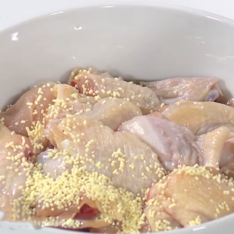 Step 1 Prepare and Marinate Chicken Fried Chicken Wings with Sarsi