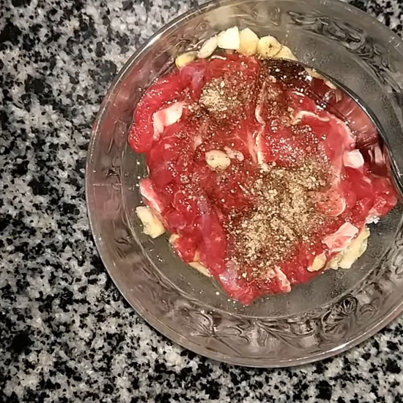 Step 1 Prepare and Marinate the Beef Stir-Fried Beef with Asparagus