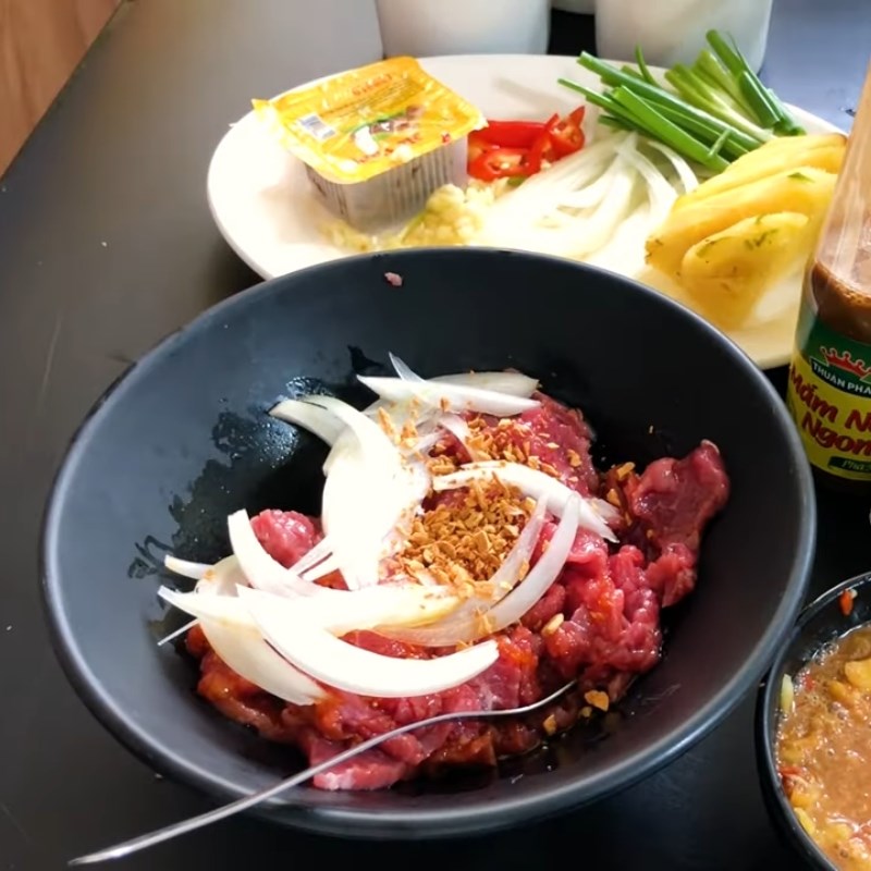Step 3 Prepare and marinate beef for beef dipping in tamarind