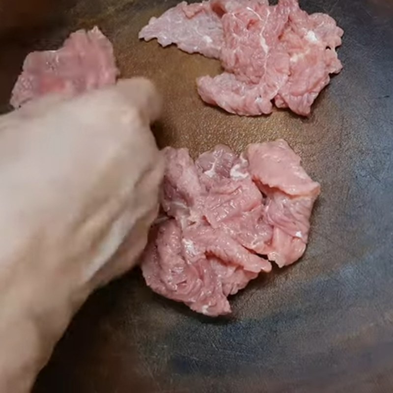 Step 1 Prepare and marinate beef for Stir-fried Chives with Beef