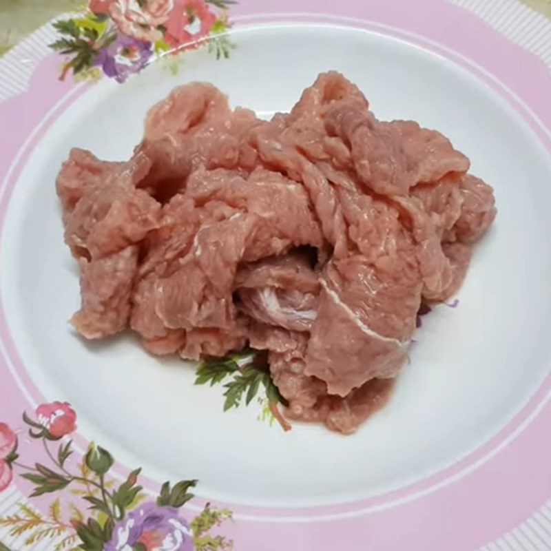 Step 1 Prepare and marinate beef for Stir-fried Chives with Beef