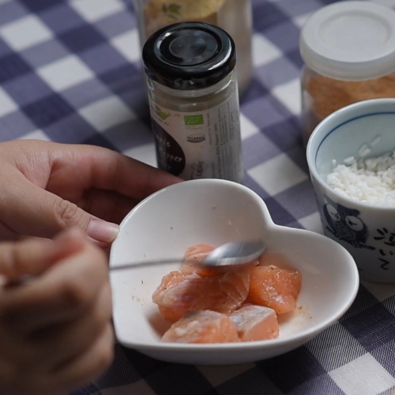 Step 1 Prepare and marinate the salmon Salmon and Pea Porridge