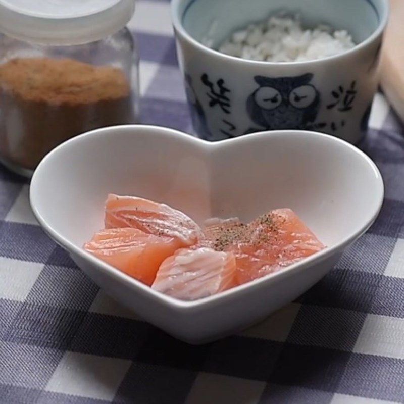 Step 1 Prepare and marinate the salmon Salmon and Pea Porridge