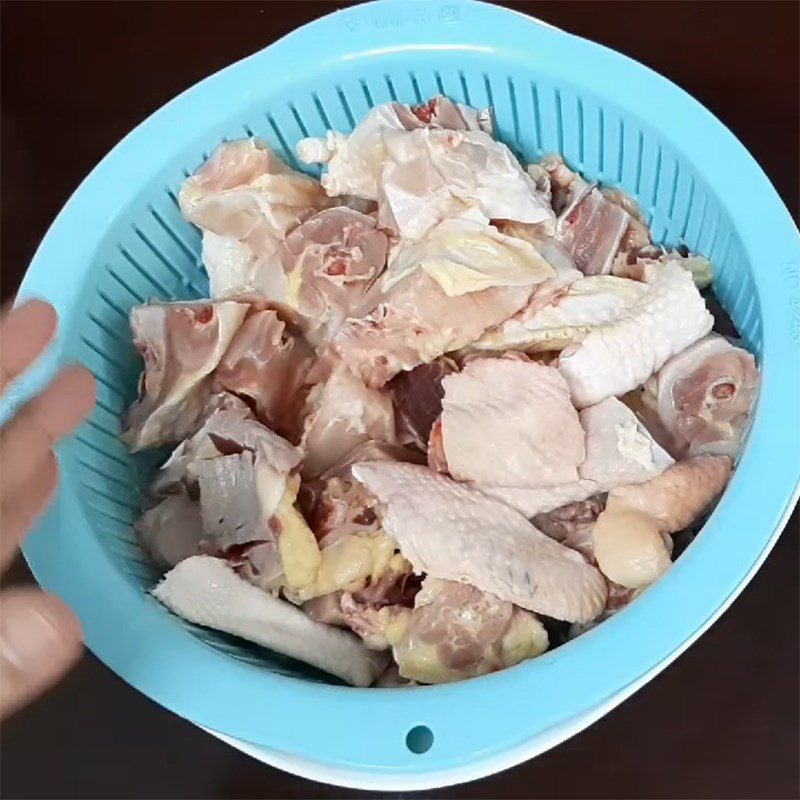 Step 1 Prepare and Marinate the Chicken Braised Chicken with Fermented Bean Sauce